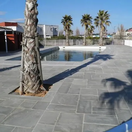 Apartment Superbe 4 Pieces Avec Terrasse, Clim, Piscine Et Parking A - Fr-1-338-493 Sète