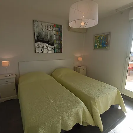 Superbe 4 Pièces Avec Terrasse, Clim, Piscine Et Parking à - Fr-1-338-493 * Sète